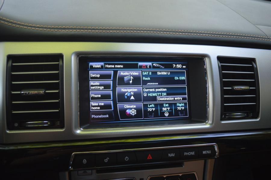  Jaguar XF 2 0T 2013 года  (фото 9 из 26)